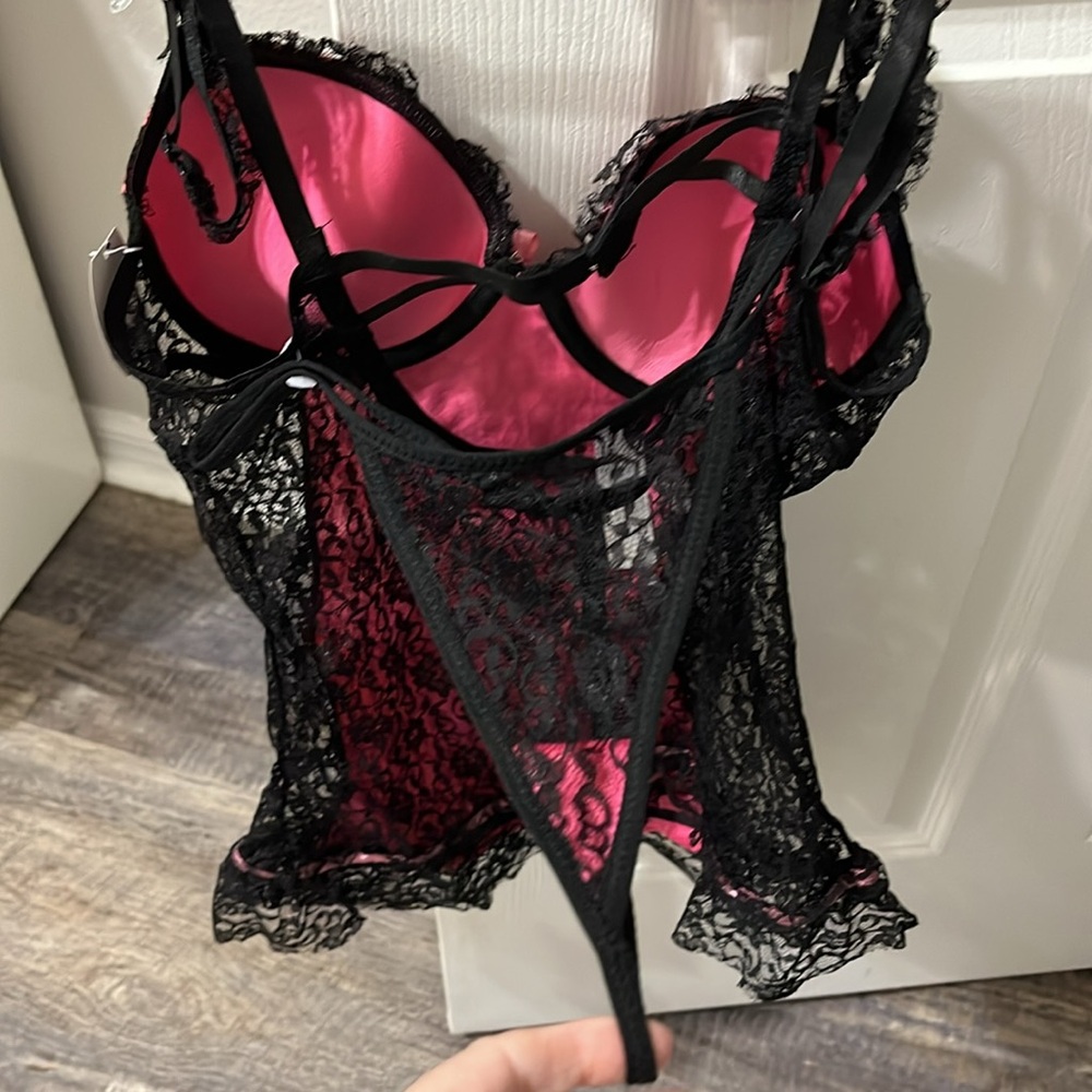 Lingerie - Picture 2 of 4